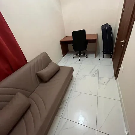 Large 4 Bedroom -sleeps 8 Prime Location- 950m Apartment *