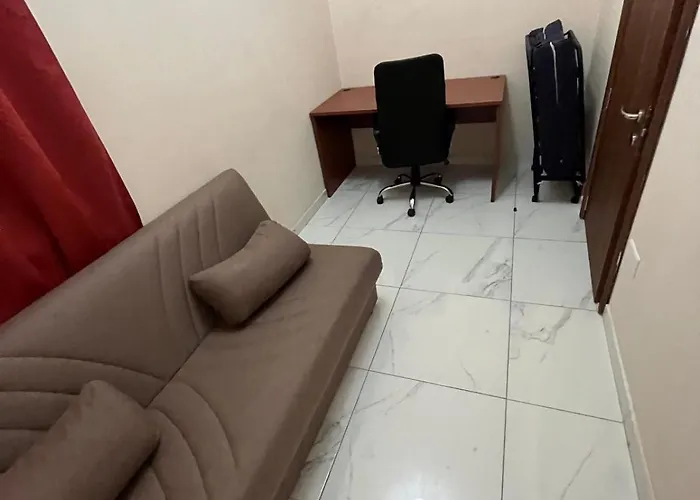 Large 4 Bedroom -sleeps 8 Prime Location- 950m شقة *